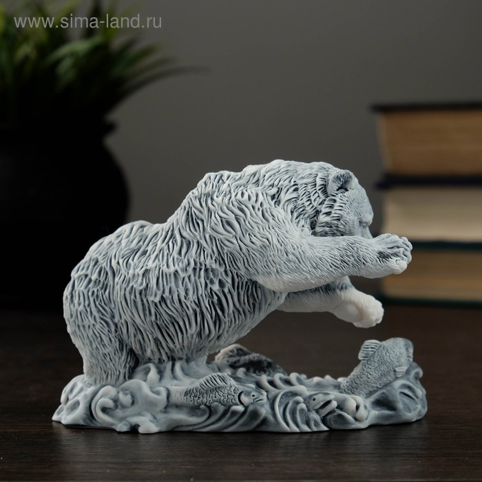 Сувенир Сувенир "Медведь ловит рыбу №1" 11см