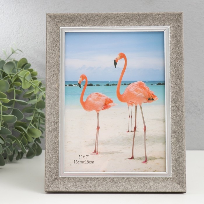 Фоторамка пластик 13х18 см Фоторамка пластик 13х18 см "Серая мраморная крошка" серебристая обводка 22х17 см