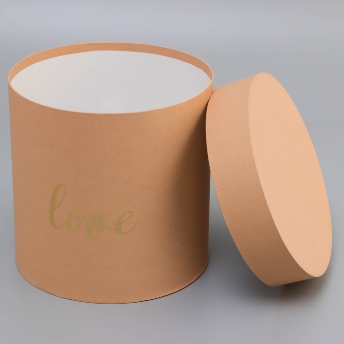 Коробка круглая с тиснением Коробка круглая с тиснением"Love"кофе с молоком 18*18*18см