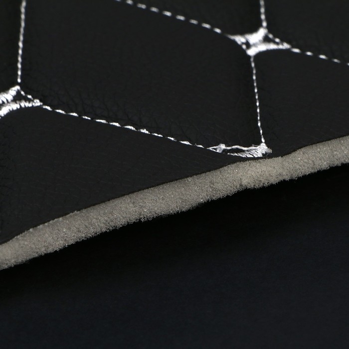 Обшивка салона авто 100×160×0,7 см, кожзам/поролон, ромб, белая строчка Обшивка салона авто 100×160×0,7 см, кожзам/поролон, ромб, белая строчка