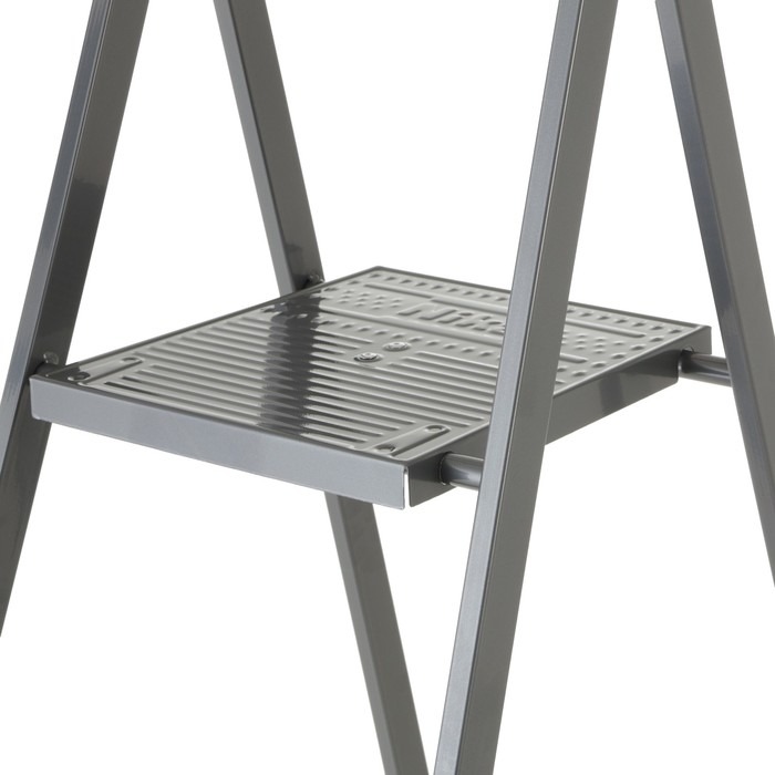 Стремянка Nika СМ6, широкие ступени, высота до рабочей площадки 1290 мм, 6 ступеней Стремянка Nika СМ6, широкие ступени, высота до рабочей площадки 1290 мм, 6 ступеней