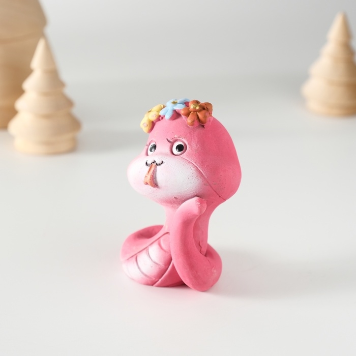 Сувенир полистоун Сувенир полистоун "Змейка с цветочным венком" с золотом МИКС 4,5х4х6,5 см