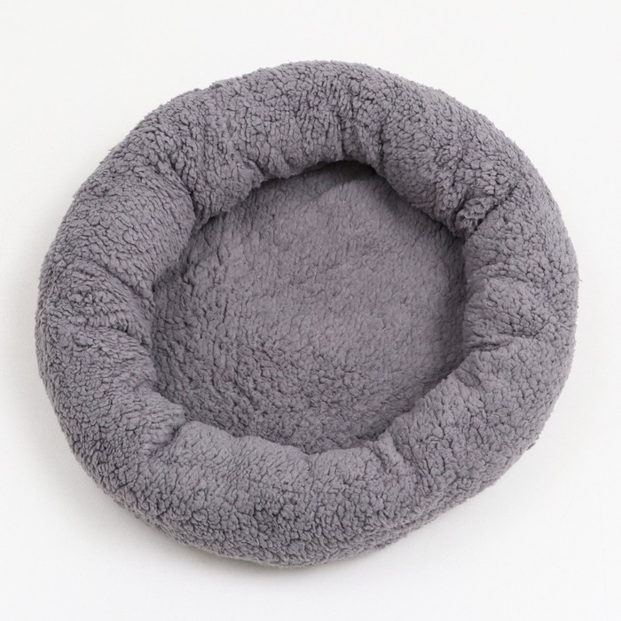 Лежанка для собак и кошек  Лежанка для собак и кошек "Уют", мягкий мех, 45 х 35 х 11 см, серая