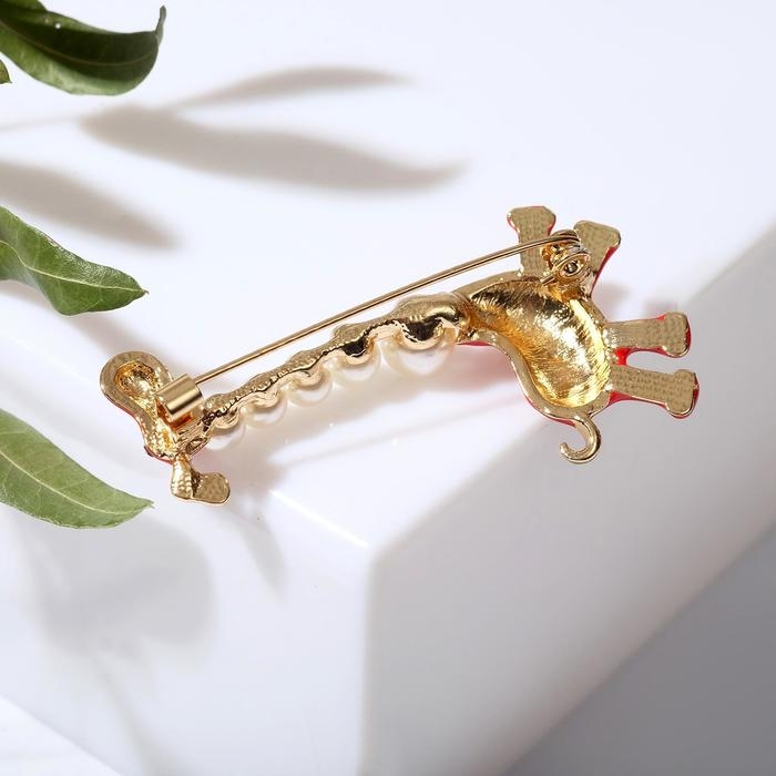 Брошь «Жираф весёлый», цвет красно-белый в золоте