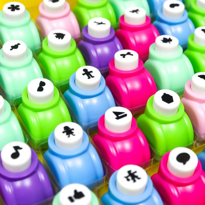 Набор фигурных дыроколов в сундуке d=1 см, 58 шт МИКС Набор фигурных дыроколов в сундуке d=1 см, 58 шт МИКС