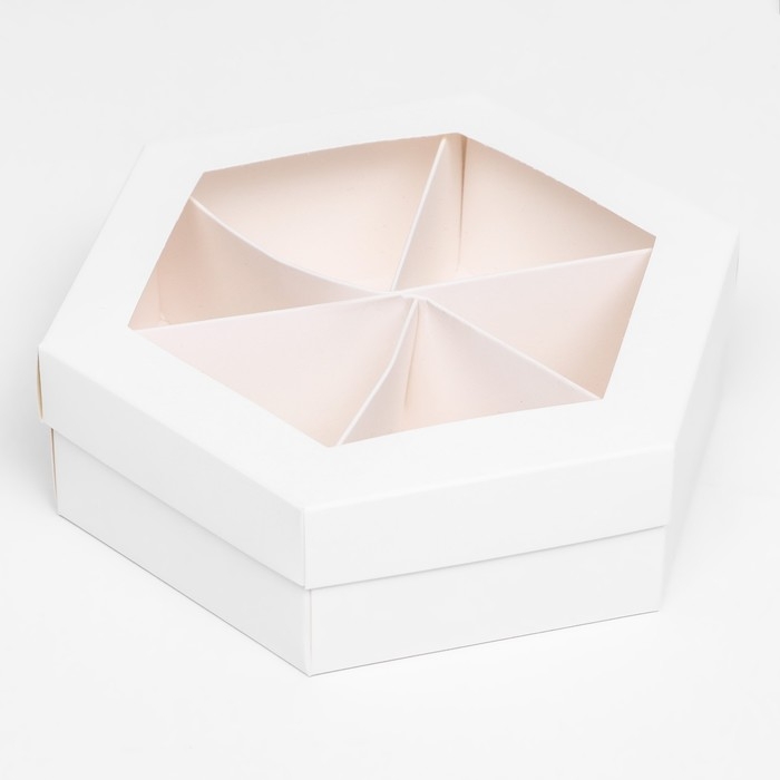 Менажница белая, 18,5 х 18,5 х 5,5 см Менажница белая, 18,5 х 18,5 х 5,5 см