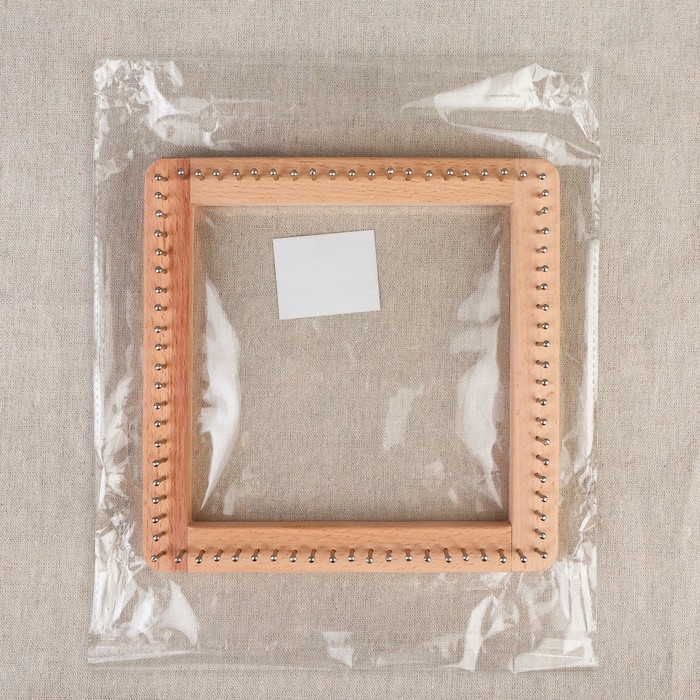 Устройство для плетения, деревянное, с металлическими штырями, 20 × 20 × 3,5 см Устройство для плетения, деревянное, с металлическими штырями, 20 × 20 × 3,5 см