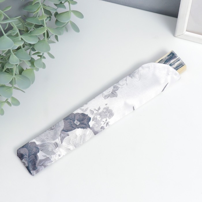 Веер бамбук, текстиль h=21 см  Веер бамбук, текстиль h=21 см "Цветы" с чехлом, чёрно-белый