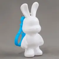 Алмазная мозаика на брелоке "Зайка"