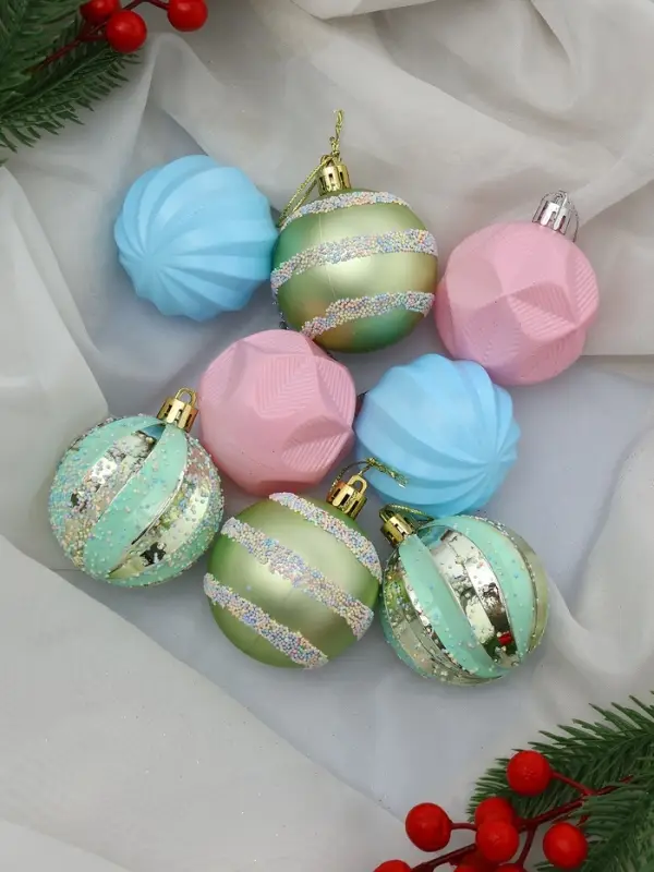 Набор украшений пластик 58 шт Набор украшений пластик 58 шт "В гостях у Деда Мороза"