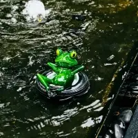 Садовая фигура 14 х 13 х 9,5 см "Лягушка в шине" Водоплавающая Садовая фигура 14 х 13 х 9,5 см "Лягушка в шине" Водоплавающая