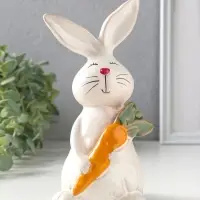 Сувенир керамика "Зайчик с оранжевой морковкой" 9,7х8,5х18,7 см