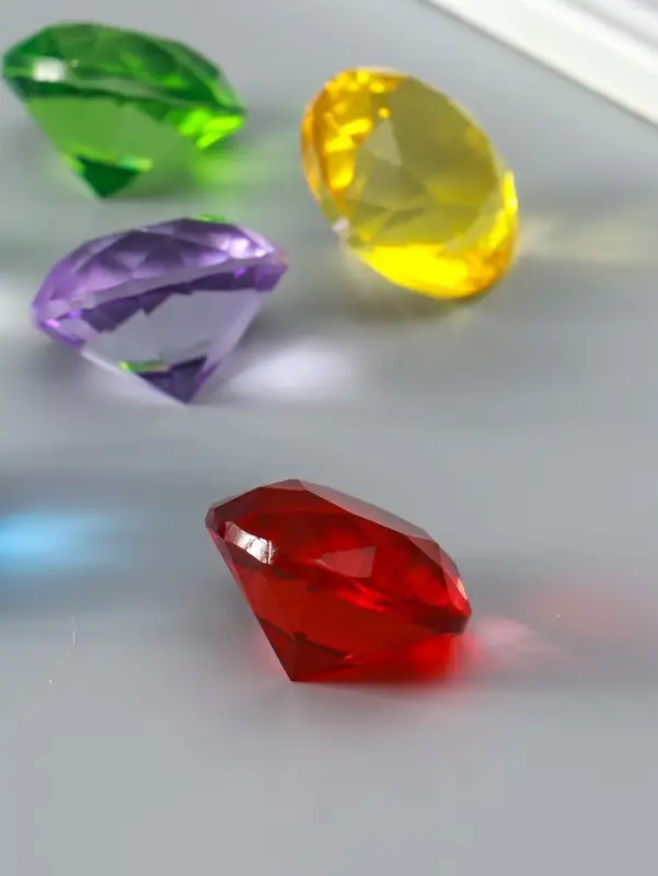 Набор фигурок стекло &laquo;Бриллианты&raquo;, 6 шт., d=4 см, в коробке, 17&times;12&times;4 см