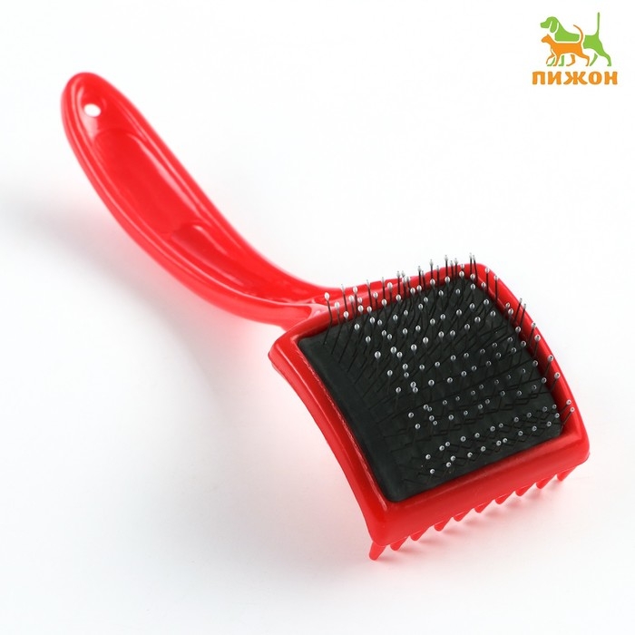 Щётка-пуходёрка малая жесткая с каплями, основание 50х50 мм, красная, Щётка-пуходёрка малая жесткая с каплями, основание 50х50 мм, красная,