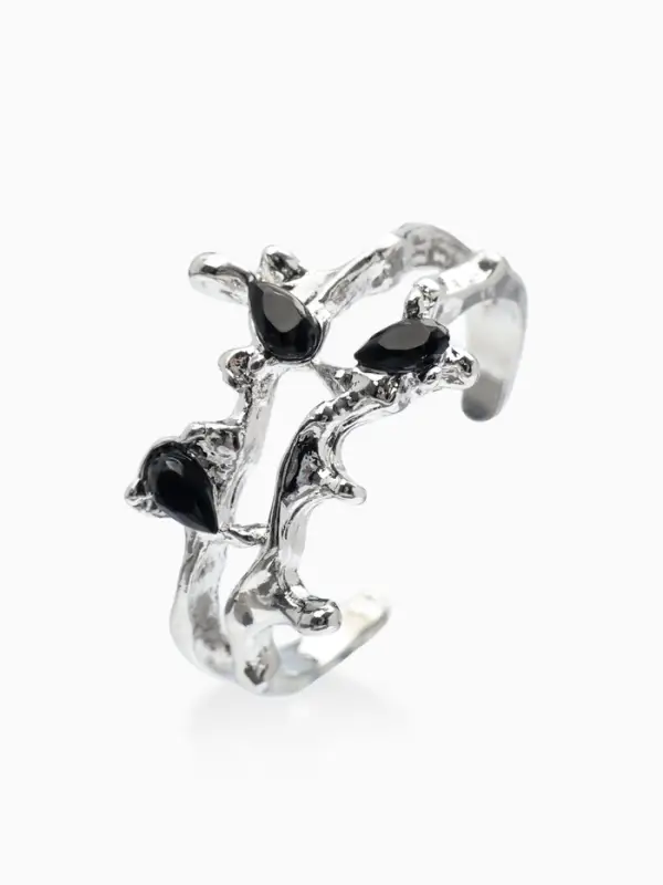 Кольцо &laquo;Чары&raquo;, чёрное в серебре, безразмерное