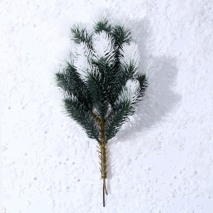 Декор &laquo;Ветвь заснеженной ели&raquo;