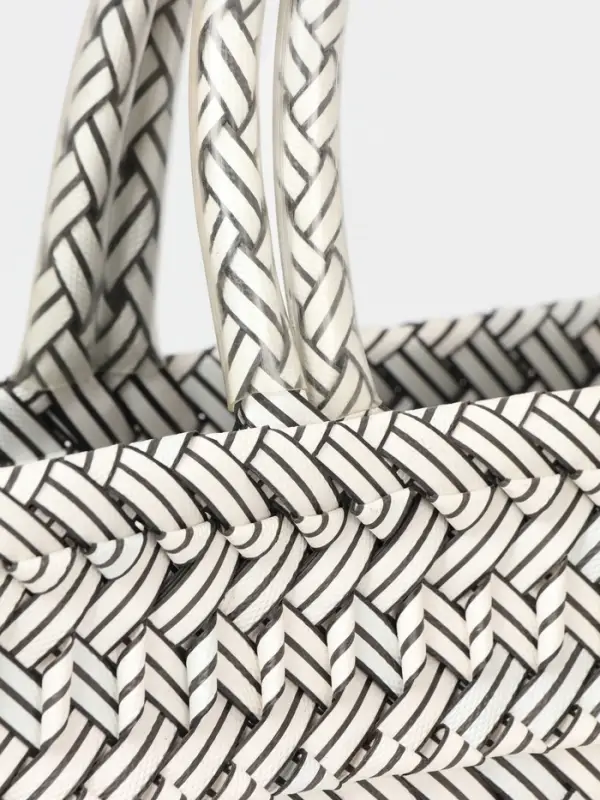 Сумка плетёная, 30&times;15&times;35 см, пластик, белая с чёрным