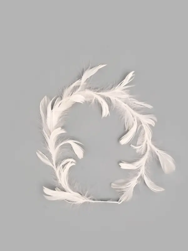 Венок на голову из перьев, белый Венок на голову из перьев, белый