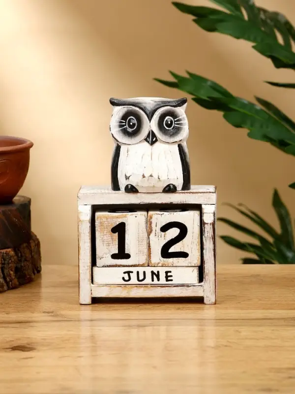 Календарь настольный "Совенок" дерево 11х5х16 см, цв. чёрно-белый