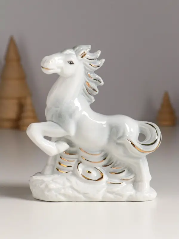 Сувенир керамика "Конь со слитками" серый с золотом 11х4х12 см