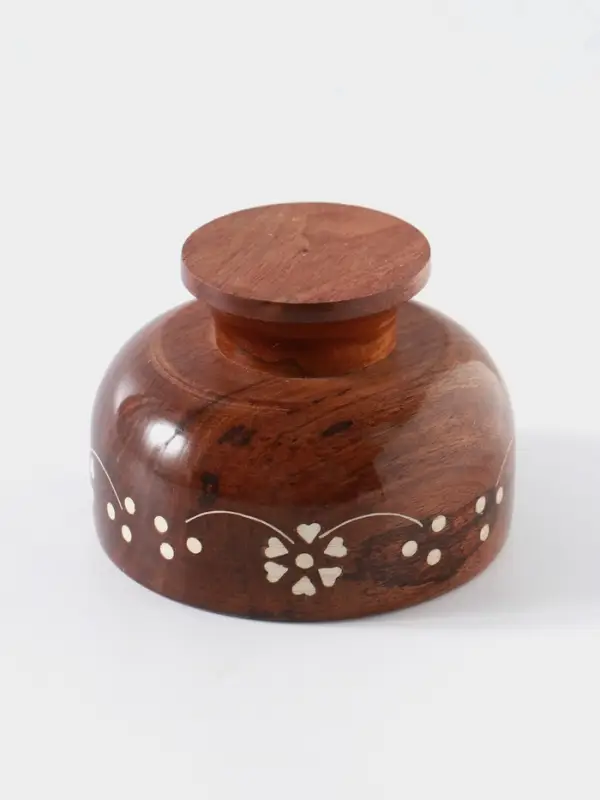 Чаша на ножке &laquo;В самое сердце&raquo;, 10&times;10&times;7 см, дерево шишам