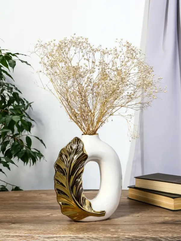 Ваза керамика настольная Ваза керамика настольная "Лорей" h=22х17,5 d=4 см, белый