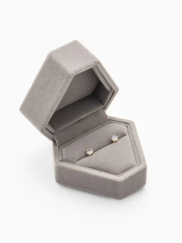 Футляр под серьги, кольцо &laquo;Кристалл&raquo;, бархатный, 6.5&times;6.4 см, серый