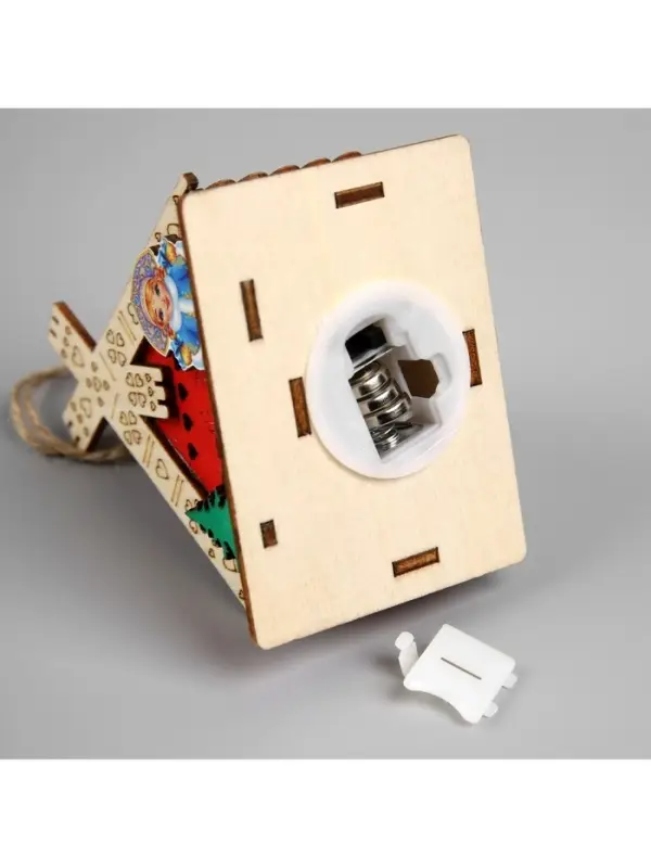 Подвеска световая &laquo;Дом Снегурочки&raquo;, 8&times;4&times;8.5 см, 1 LED, от батареек AG10&times;3, свечение тёплое белое