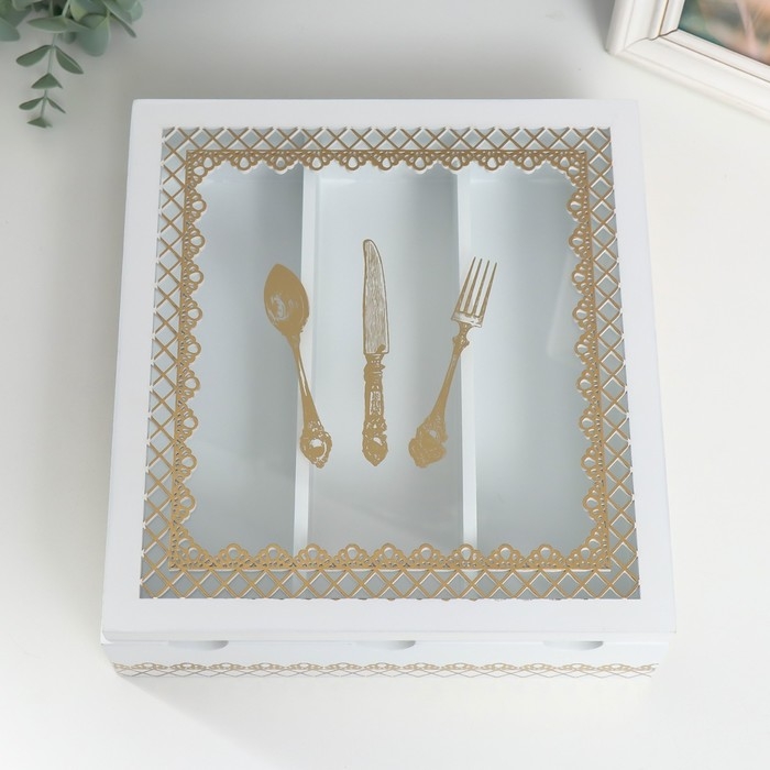 Шкатулка дерево с делениями Шкатулка дерево с делениями "Столовые предметы" белая с золотом 26х24х6,8 см