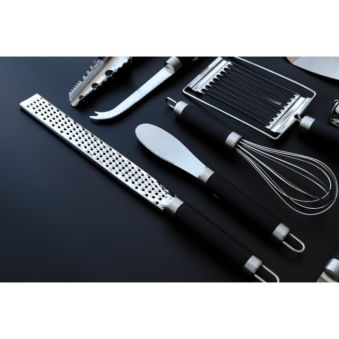 Тёрка для сыра Доляна Venus, 35,5×8 см, с ручкой, цвет чёрный Тёрка для сыра Доляна Venus, 35,5×8 см, с ручкой, цвет чёрный