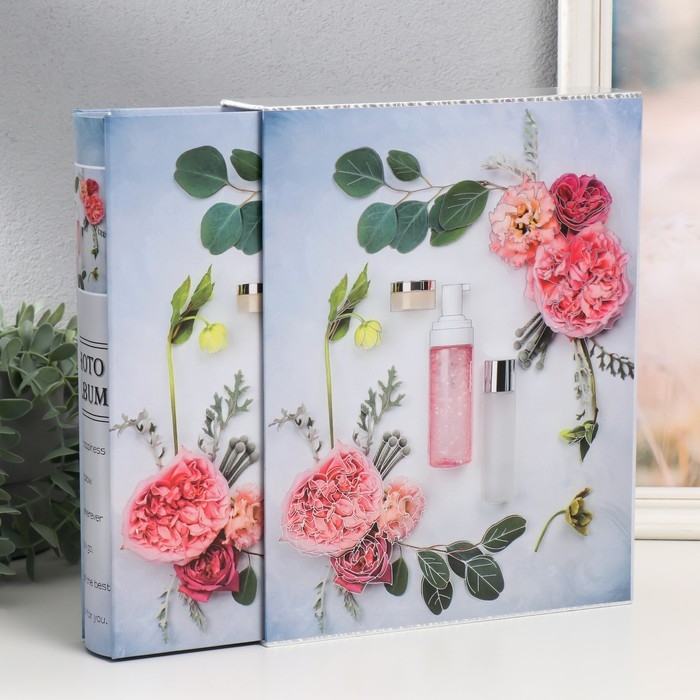 Фотоальбом на 200 фото 13х18 см Фотоальбом на 200 фото 13х18 см "Красота спасёт мир" зол/сер в коробке МИКС 5,8х23,7х29,8 см 99347