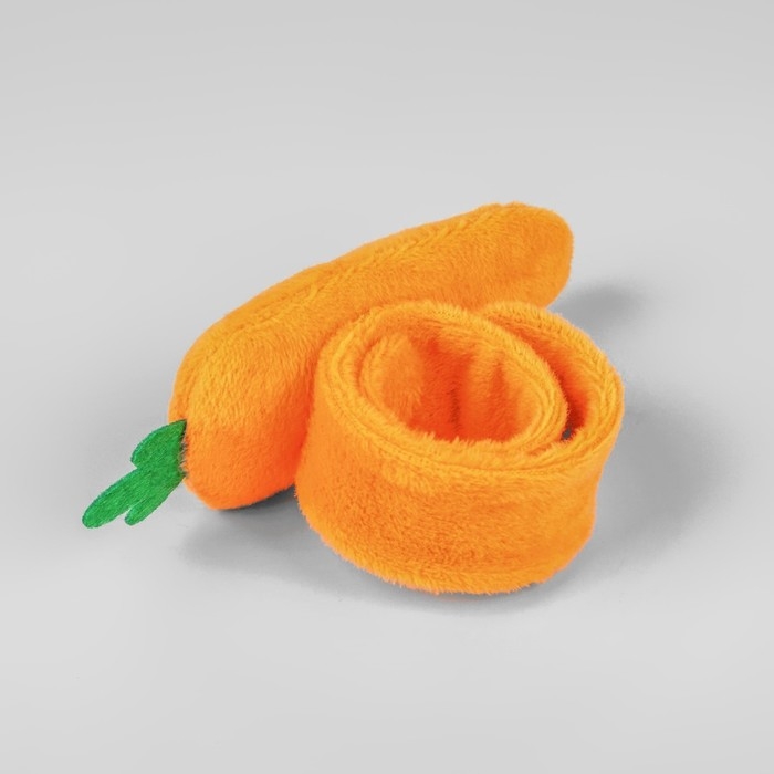 Игольница на браслете &laquo;Морковка&raquo;, 23 &times; 4,5 см, цвет оранжевый