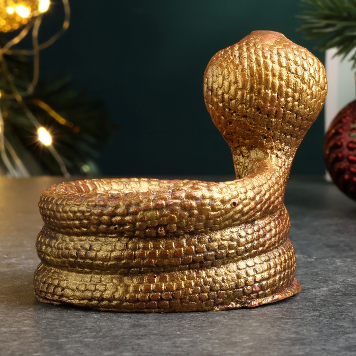 Новый год. Символ 2025. Подсвечник новогодний Новый год. Символ 2025. Подсвечник новогодний "Змея кобра" бордовый с позолотой, 8х5см