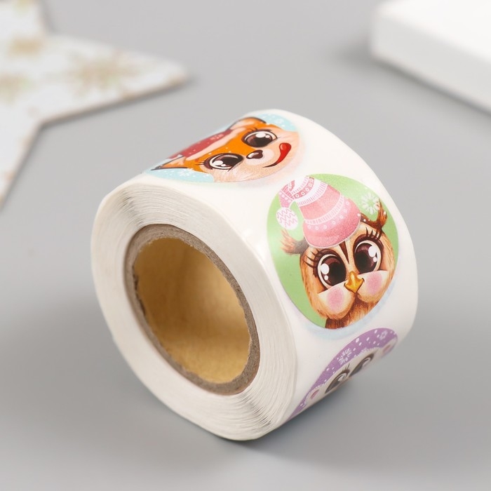 Наклейка бумага Наклейка бумага "Дед Мороз и лесные звери" d=2,5 см 252 шт в рулоне