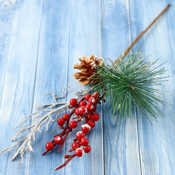 Декор  Декор "Зимнее очарование" хвоя веточка в серебре шишка ягоды, 30 см