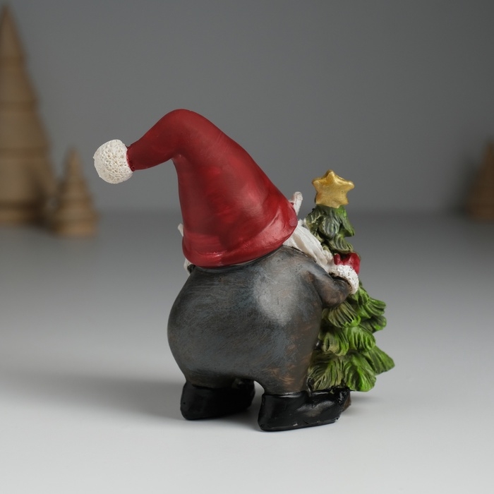 Сувенир полистоун Сувенир полистоун "Дед Мороз в красном колпаке с сердцем, с зелёной ёлочкой" 6,5х4х9 см