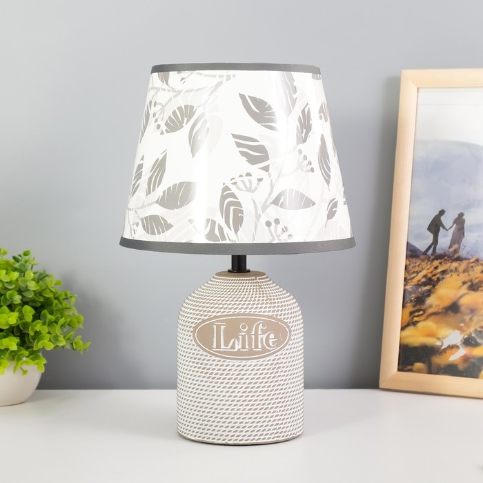 Настольная лампа Настольная лампа "Бенефит" E14 15Вт серый 20х20х31 см RISALUX