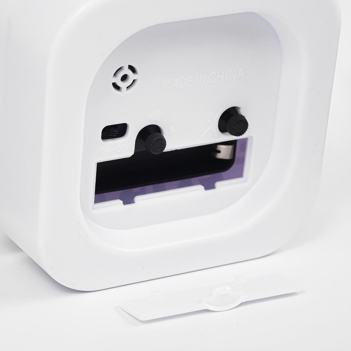 Будильник Будильник "Айка", дискретный ход, 10 х 10 см, белый