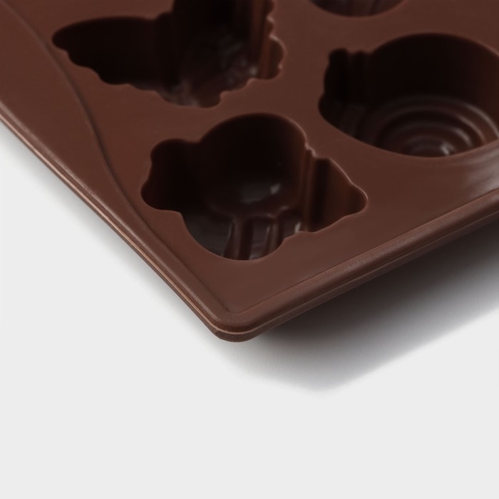 Форма для конфет и шоколада Доляна «Насекомые», силикон, 18×17 см, 16 ячеек (3,5×3,5 см), цвет коричневый Форма для конфет и шоколада Доляна «Насекомые», силикон, 18×17 см, 16 ячеек (3,5×3,5 см), цвет коричневый