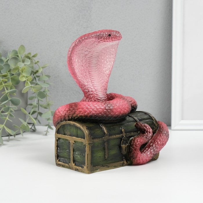 Новогодняя фигурка Новогодняя фигурка "Кобра на сундуке" 20 х 17 х 12 см, темно-розовый