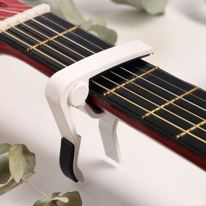 Каподастр гитарный Music life, белый Каподастр гитарный Music life, белый