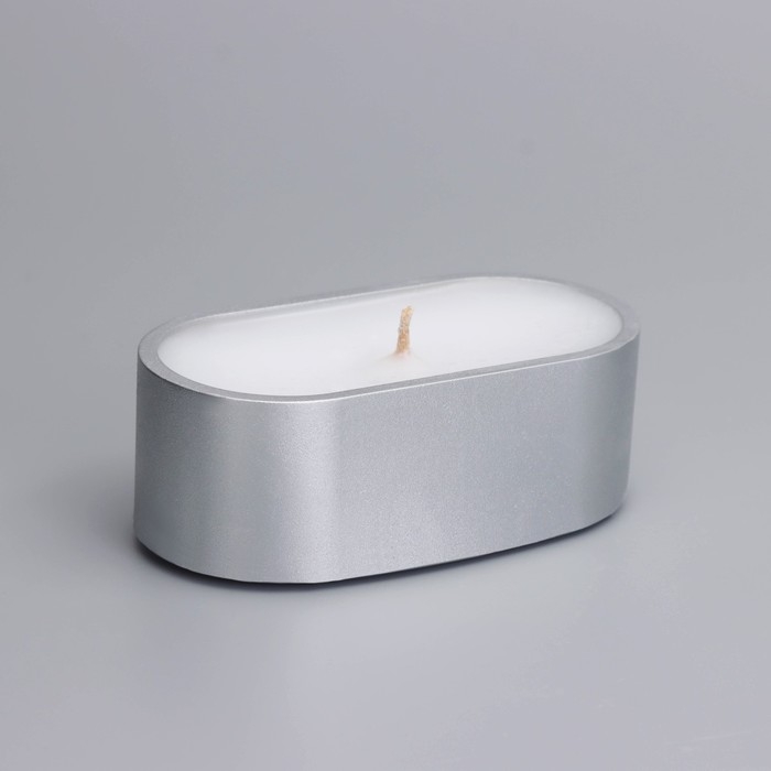 Свеча в овальном подсвечнике из гипса,9,5х4,7х3см,серебро Свеча в овальном подсвечнике из гипса,9,5х4,7х3см,серебро