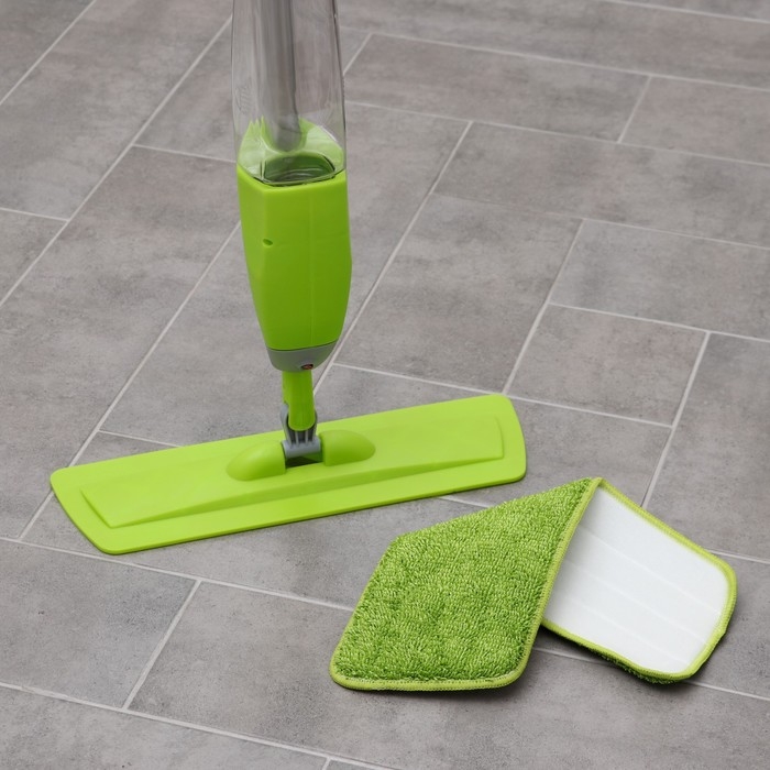 Швабра для мытья пола с распылителем Доляна, насадка из микрофибры 40×14 см, металлическая ручка 125 см, цвет МИКС Швабра для мытья пола с распылителем Доляна, насадка из микрофибры 40×14 см, металлическая ручка 125 см, цвет МИКС