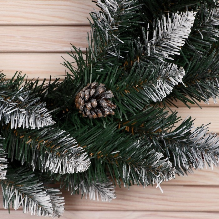 Новогодний венок  Новогодний венок "Интерьерный белоснежный" (шишки серебро+ягоды) 45см