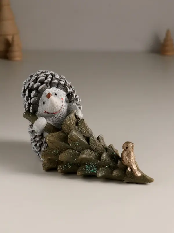 Сувенир полистоун  Сувенир полистоун "Ёжик несёт елочку с птичкой" 14,5х7х9 см