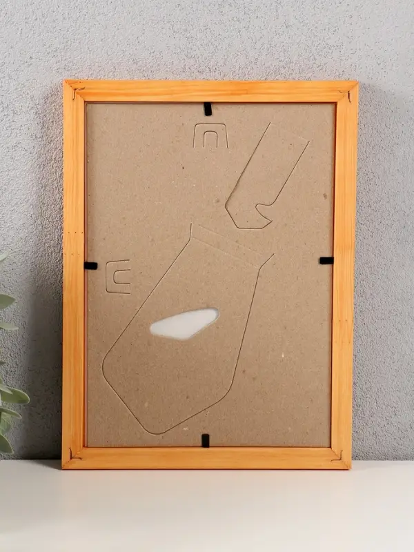 Фоторамка дерево 15х21 см, сосна №2 (пластиковый экран) Фоторамка дерево 15х21 см, сосна №2 (пластиковый экран)