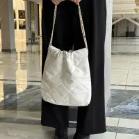 Сумка - мешок женская без застёжки, 35&times;7&times;33 см, со стёжкой, белая