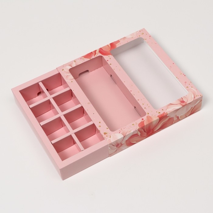 Коробка под 8 конфет + шоколад, с окном , розовые цветы, 17,7 х 17,85 х 3,85 см Коробка под 8 конфет + шоколад, с окном , розовые цветы, 17,7 х 17,85 х 3,85 см
