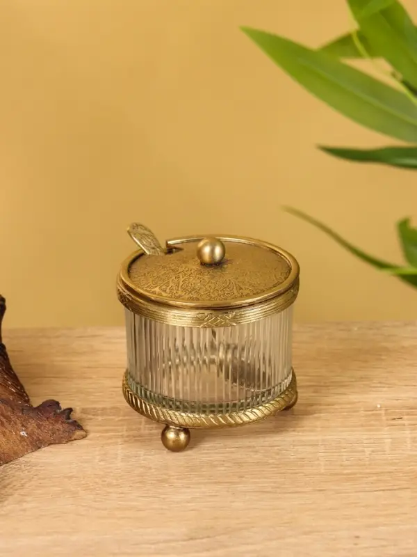 Сахарница с ложечкой «Сластёна», латунь, стекло, 7×7×7.6 см Сахарница с ложечкой «Сластёна», латунь, стекло, 7×7×7.6 см