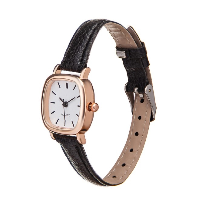 Часы наручные женские, 2.5 х 2.5 см, золото Часы наручные женские, 2.5 х 2.5 см, золото